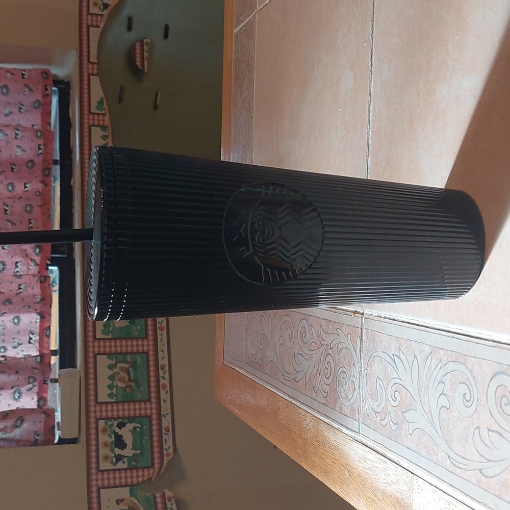 Starbucks 2024 Pleated Metallic Core Black Striped Venti 24oz Tumbler Cup